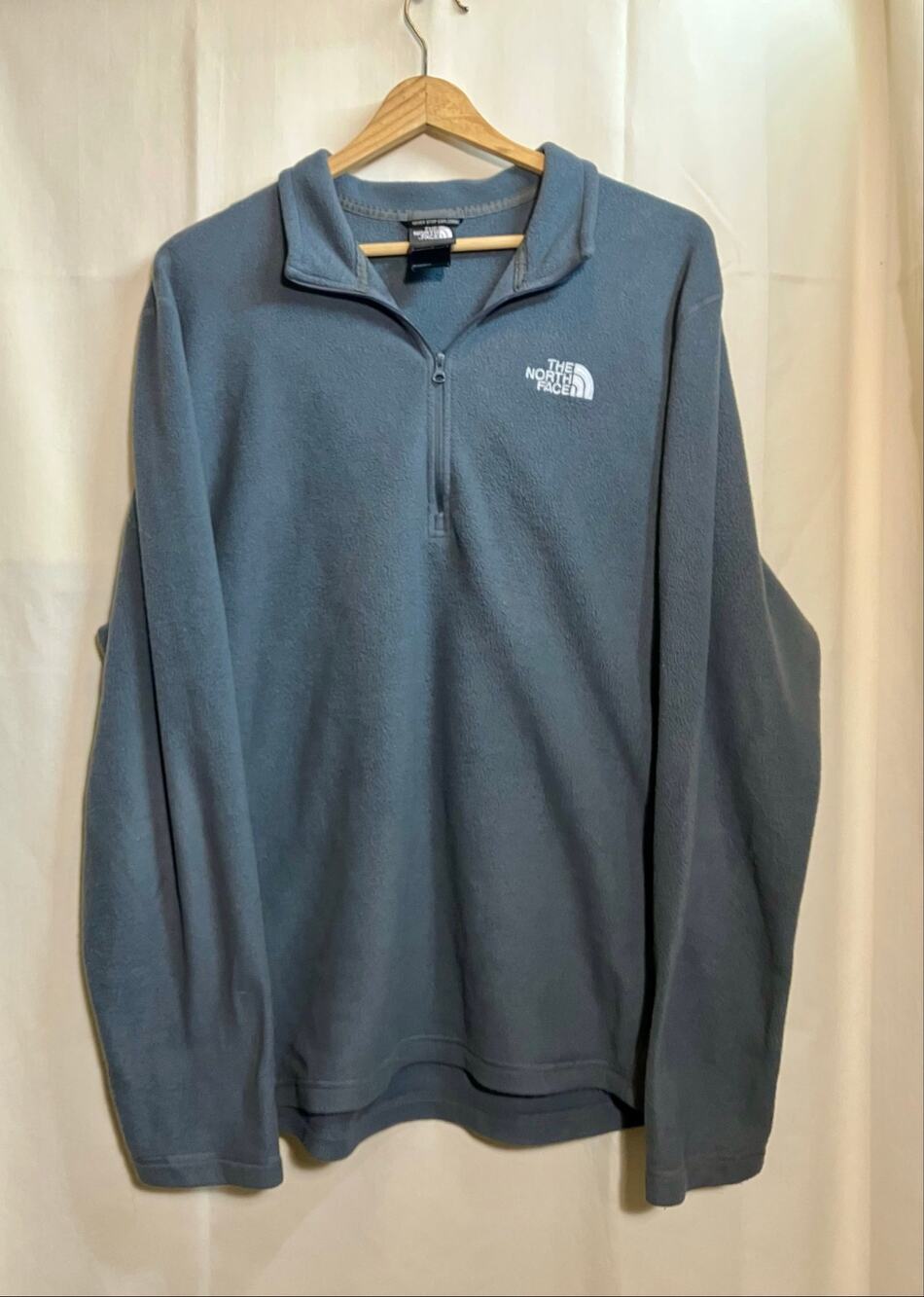 The North Face Quarter-Zip Fleece Pullover Sweatshirt Unisex Size XL.